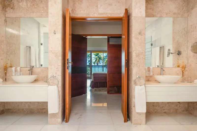 Banheiro da Penthouse Suite Ocean Front com duas cubas